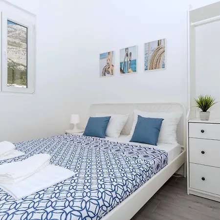 Vista Mare - 3 Bedroom, Sea View Makarska