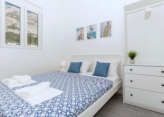 Vista Mare - 3 Bedroom, Sea View Makarska