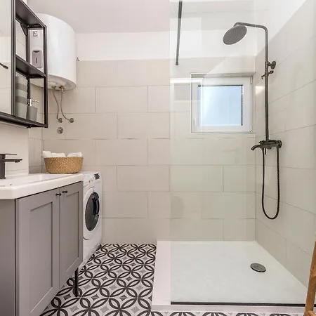 Vista Mare - 3 Bedroom, Sea View Apartmán Makarská
