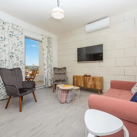 Vista Mare - 3 Bedroom, Sea View Apartmán *