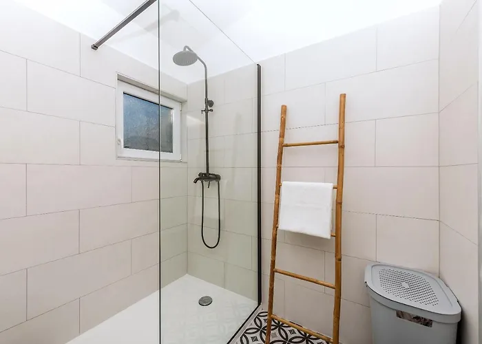 Vista Mare - 3 Bedroom, Sea View Makarska