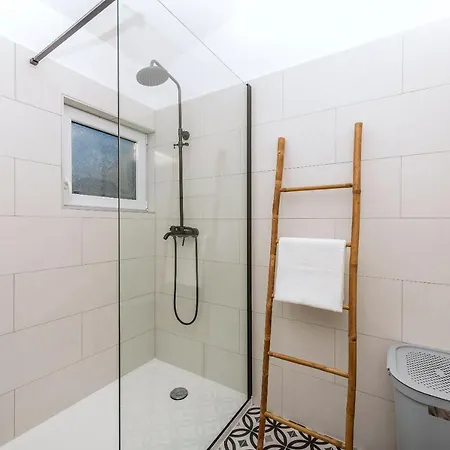 Vista Mare - 3 Bedroom, Sea View Makarska